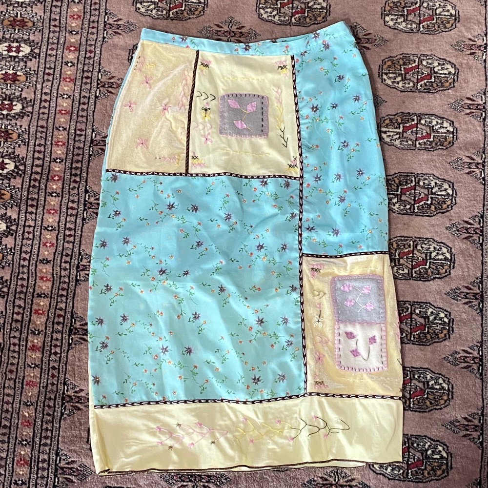 Floral pattern beaded Jane Doe SKIRT size M